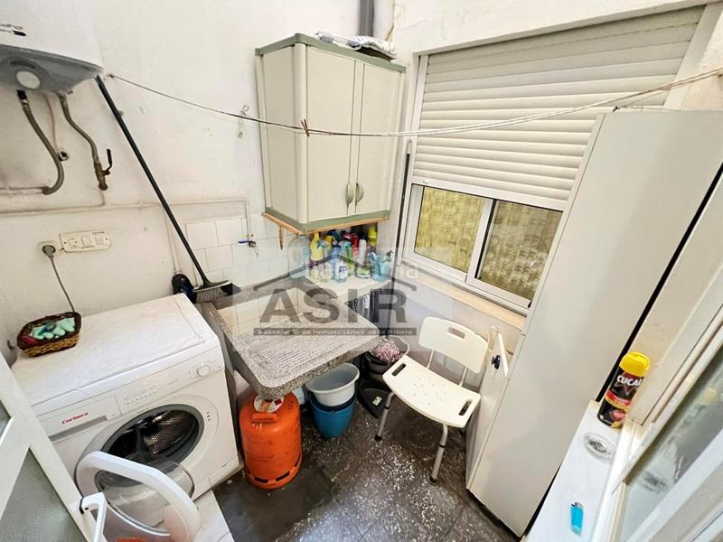 Foto c488907f-df6a-49c8-9a4f-7610e16323fa. Edifici a Centre Alzira