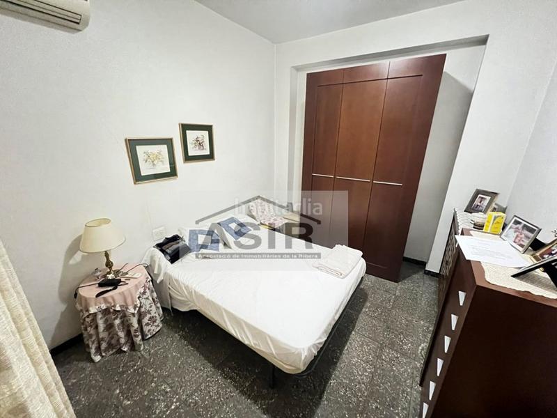 Foto cd08e796-1f86-46de-9b63-7b802906f35c. Edifici a Centre Alzira