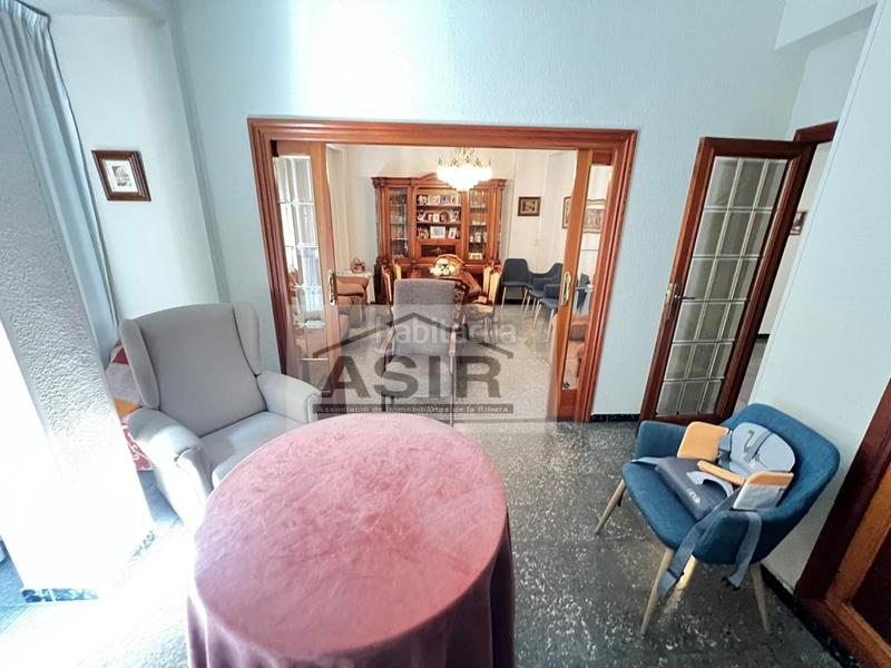 Foto f8cdc64a-b2c7-440a-a567-14ec8eae9ac7. Edifici a Centre Alzira