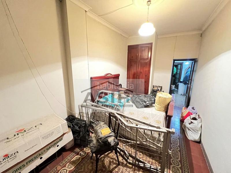 Foto fcee5104-2c30-4ee9-bc7b-4a4f8bb4f6ef. Edifici a Centre Alzira