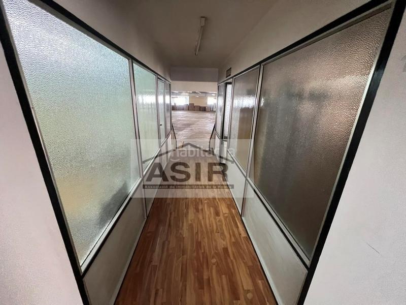 Foto a66c1a51-19db-4a83-8be1-f0f09bf82b5c. Industrial building in Corbera