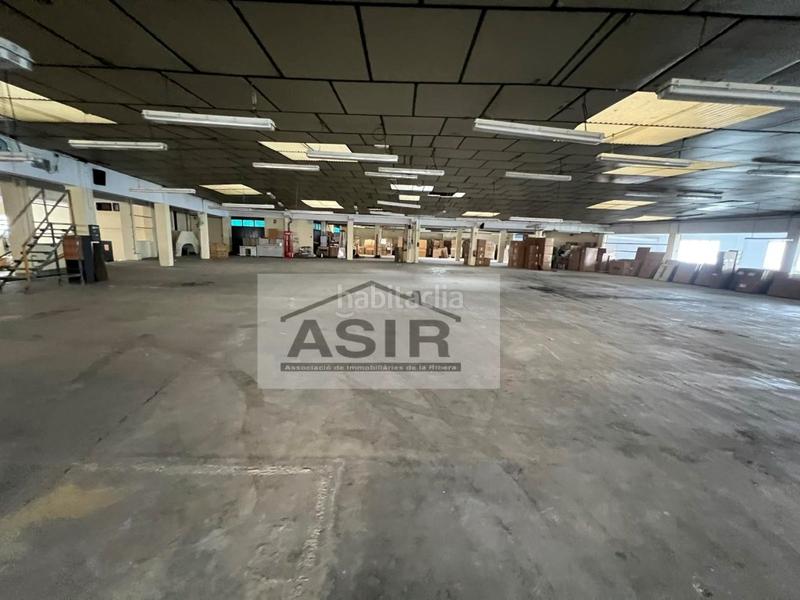 Foto dbd09c0d-6617-4117-9313-8612cca61bc3. Industrial building in Corbera