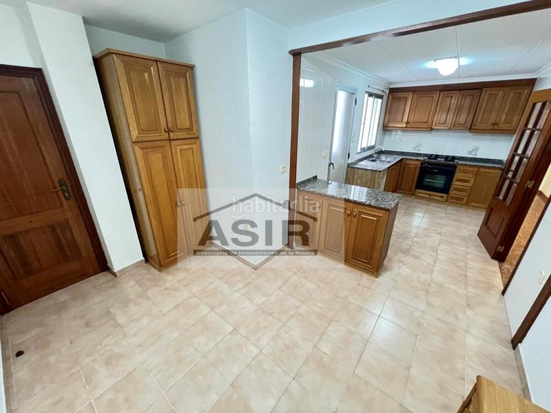 Foto 5a25e64a-e86d-44f2-a740-18c73dd2e5db. Piso  4 habitaciones venta en Pere Crespí Alzira