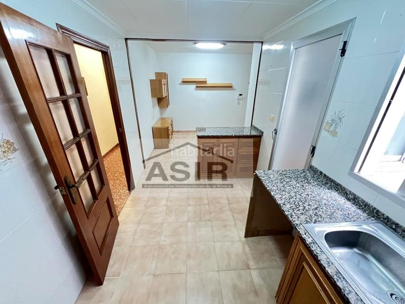 Foto b3ab1dc1-5fdb-48fb-a73c-698272d69e6d. Piso  4 habitaciones venta en Pere Crespí Alzira