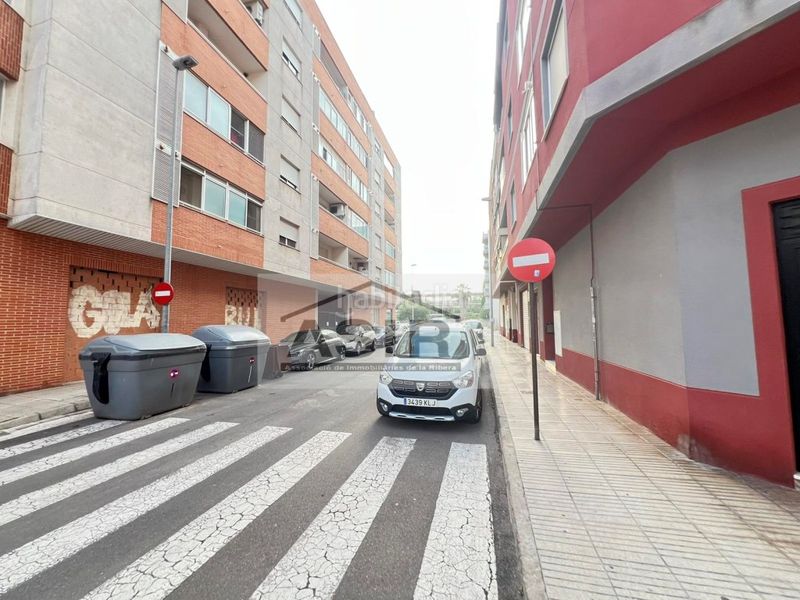Foto 3324a2cd-75e8-4e81-9fcc-d099587bf883. Aparcament cotxe a Alquenència - Venècia Alzira
