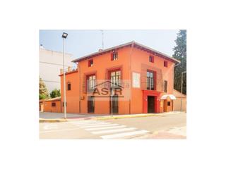 Local Comercial  N/a. Oportunidad de adquirir una gran casa independiente con 8 dormit
