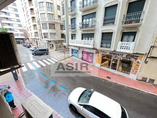 Location Appartement à Alquenència - Venècia. Entresuelo amplio en la plaza mayor para montar cualquier tipo d