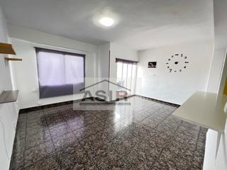 Appartement à Pere Crespí. Piso luminoso con balcón y con una superficie construida de 80 m