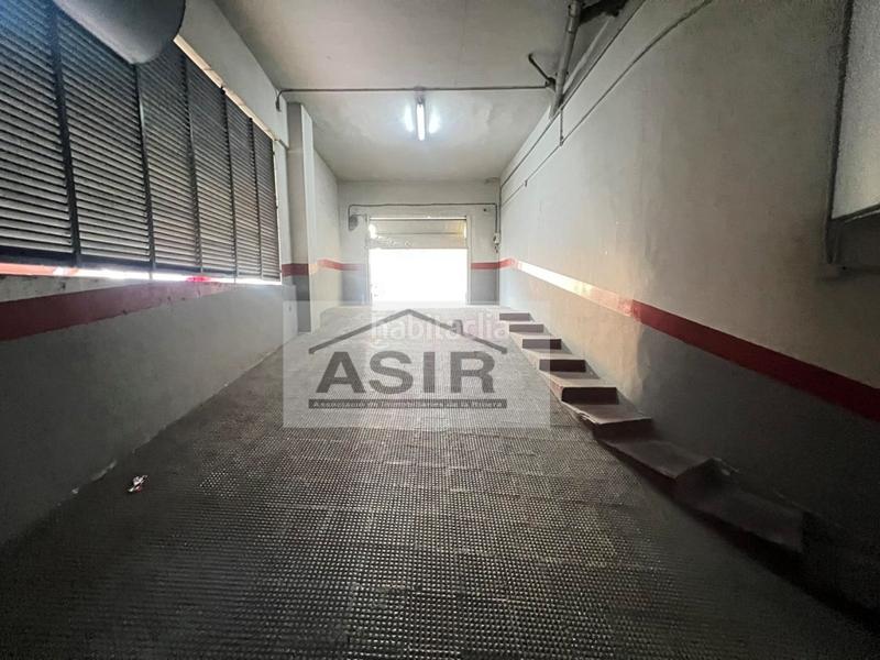 Foto f55e026f-e4fb-4218-a399-1ee0f2bd693c. Aparcament cotxe a Sants Patrons Alzira
