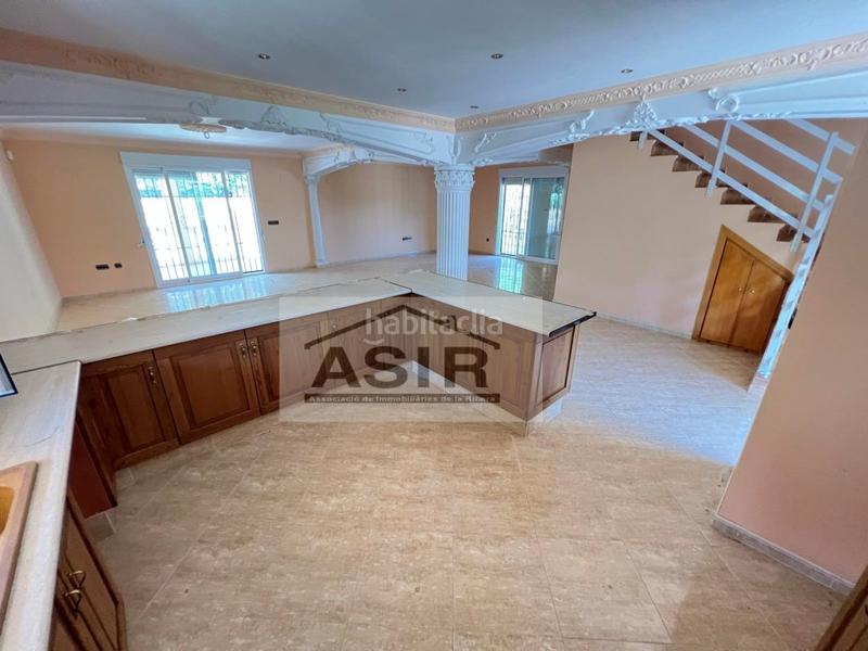 Foto 02e7e15e-adef-4945-a80c-969aa62852a8. Chalet mit parking pool in Urbanitzacions i Pedanies Nord Alzira