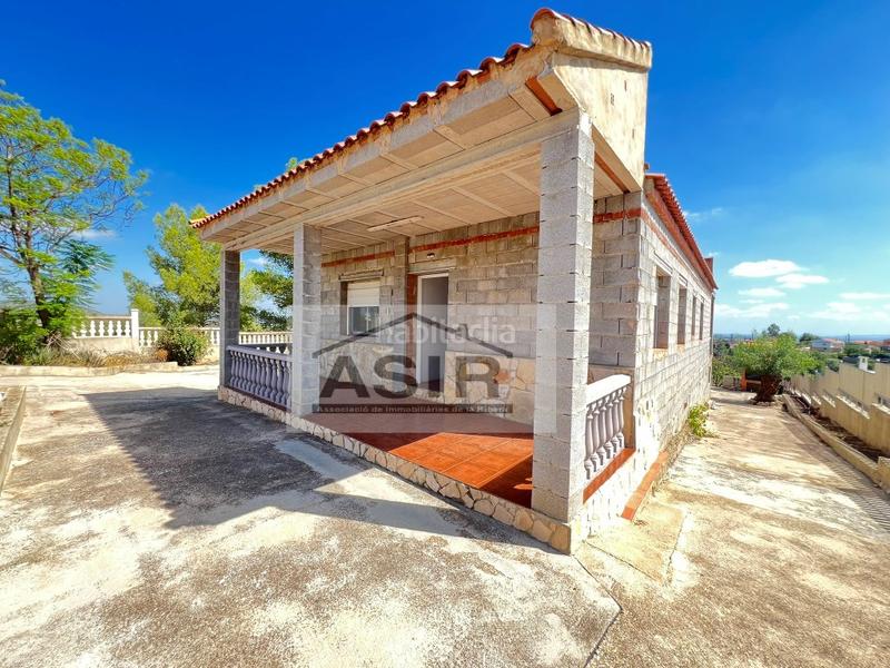 Foto b253fdf4-b936-4d8c-baca-68fb612bb7d4. Chalet  5 habitaciones venta en Catadau