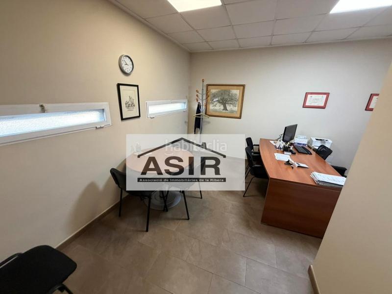 Foto ba966270-7612-488b-9016-80aeab929673. Fabrikhalle in Pobla Llarga (la)