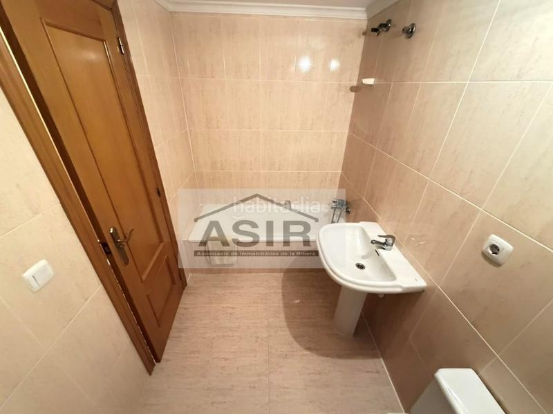 Foto b19f629e-135b-41cf-892c-3cd76d6ac024. Piso  3 habitaciones venta en Alquenència - Venècia Alzira