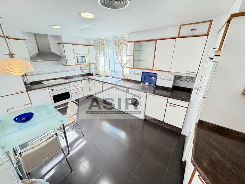 Foto 4bfc1cfd-6793-4862-b168-1401c5d9359f. Attico con parcheggio in Centre Alzira