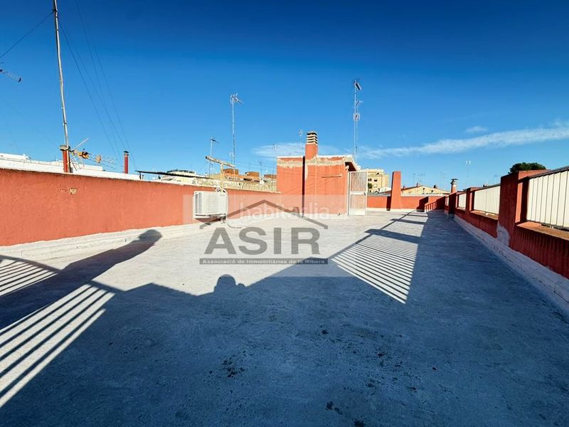 Foto 4805b6f7-ff3f-425a-a63d-7cef404fdeb1. Casa amb aparcament a Pere Crespí Alzira