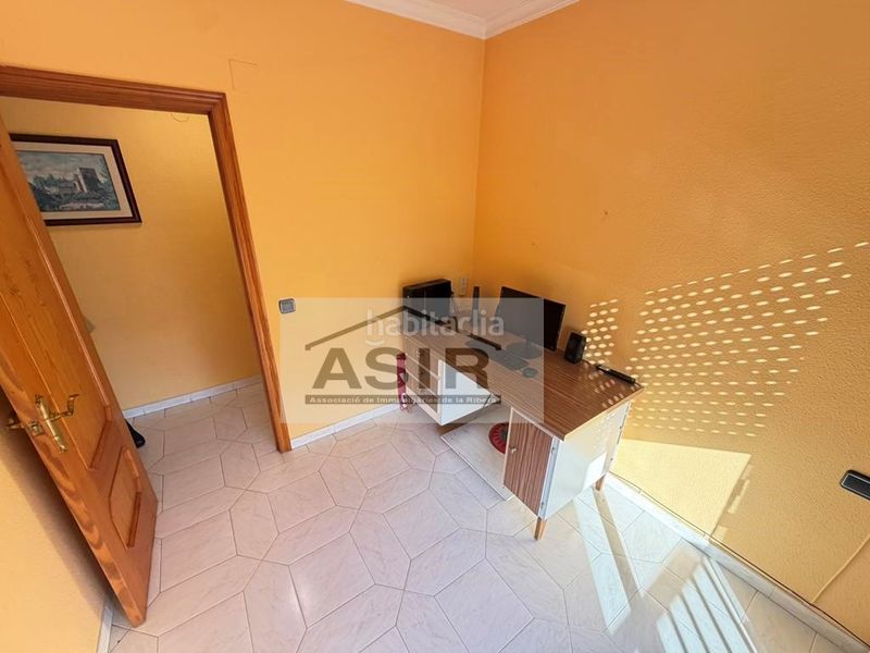 Foto eed608b7-4b88-484e-80b5-66761792e066. Casa amb aparcament a Pere Crespí Alzira