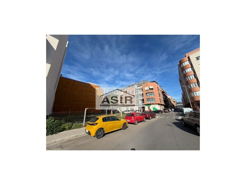 Foto 718b3d58-c98a-487f-8ad9-40cc0ec0ee79. Pis a Sants Patrons Alzira