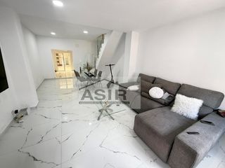 Haus  Calle joan sebastian elcano. Casa 3 habitaciones venta alzira