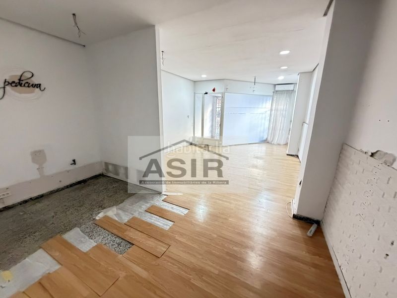 Foto 198e3f7c-d4e7-4d6c-b8ff-2cb80e06ef27. Local comercial  venta en Carcaixent