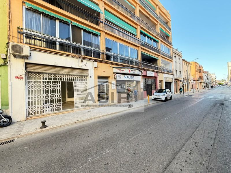 Foto 6ad4f62b-bb8b-46e6-9c84-55773107b620. Local comercial  venta en Carcaixent