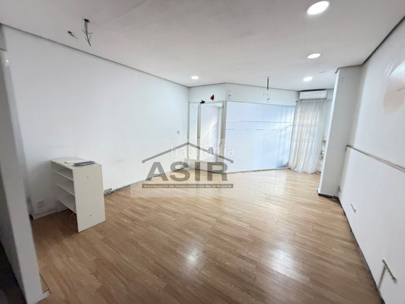 Foto bbf300f6-84e5-426b-a2ea-26863bf1ccca. Local comercial  venta en Carcaixent