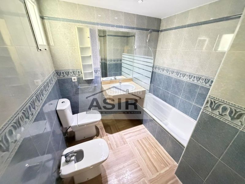 Foto d0f77ad8-2387-45a2-ba66-d5da0e08d75f. Pis amb aparcament a Algemesí