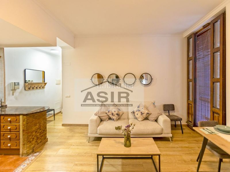 Foto 49832427-cfff-4f90-a6bb-04e802c8ef21. Estudi a Xàtiva