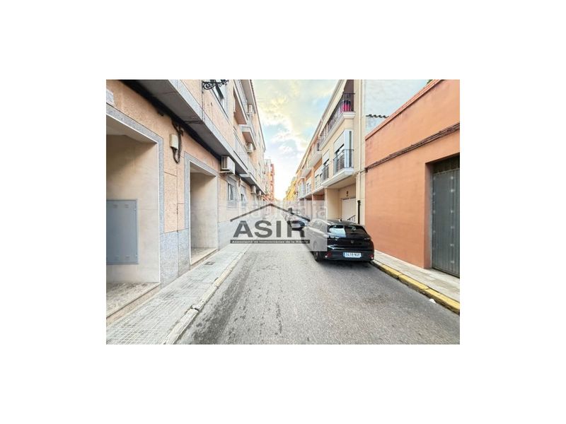 Foto 36779c28-0ba0-4b7e-9d2a-f8e9dffb2c0b. Aparcament cotxe a Carcaixent