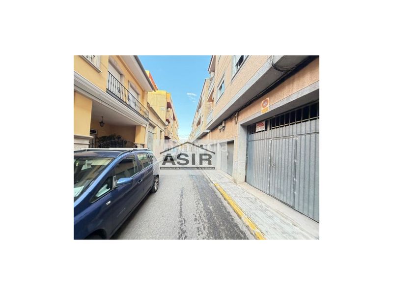 Foto cc68f0ea-f908-42a6-9f6a-bb56dd34c1fc. Aparcament cotxe a Carcaixent