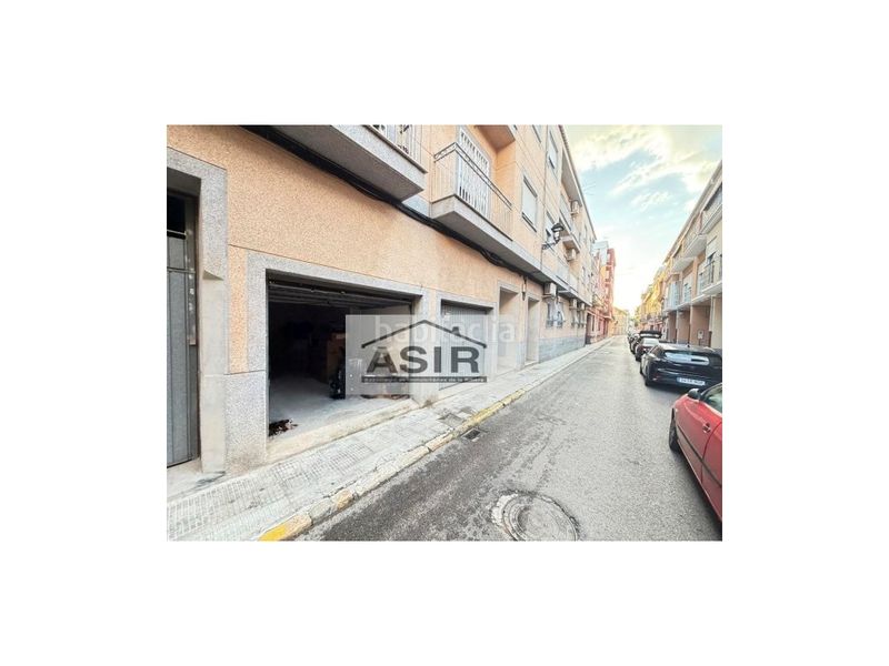 Foto f92e0948-81e0-4345-a80a-e0ae58bed937. Aparcament cotxe a Carcaixent