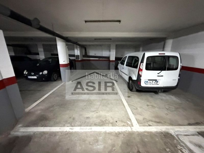 Foto 33b1066a-2d26-4c1f-8f06-2414ec868f7e. Aparcament cotxe a Centre Alzira