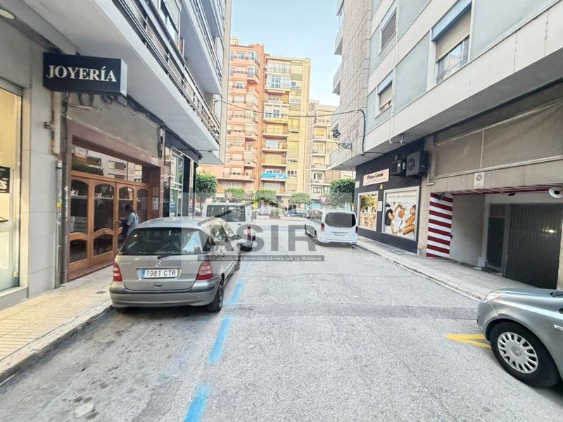 Foto 9baa628b-a814-434d-990e-ae7d6dcd0bef. Aparcament cotxe a Centre Alzira