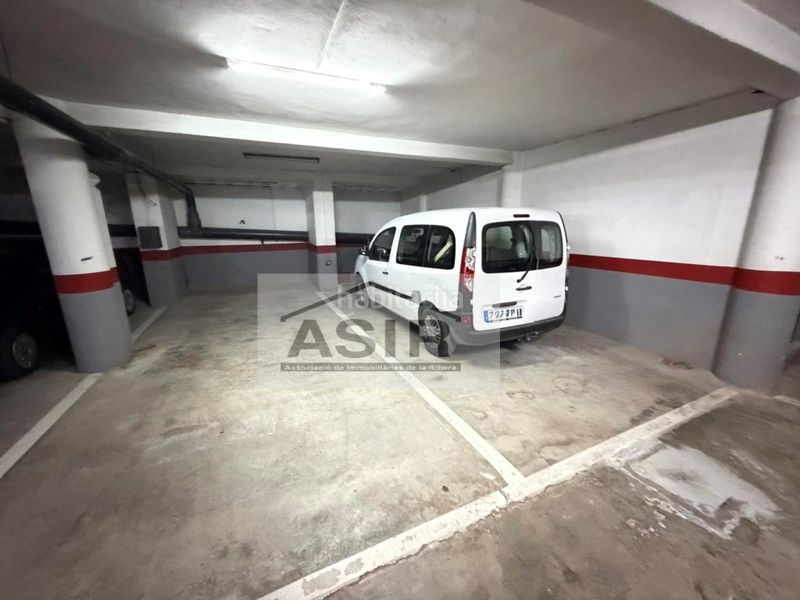 Foto adfbab32-fc6e-442d-9d2e-019a7b8c87cf. Aparcament cotxe a Centre Alzira