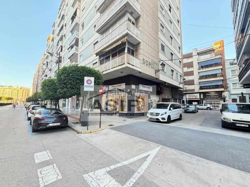 Foto c475f7ef-dbda-4be4-b082-509c7fea6b4a. Aparcament cotxe a Centre Alzira