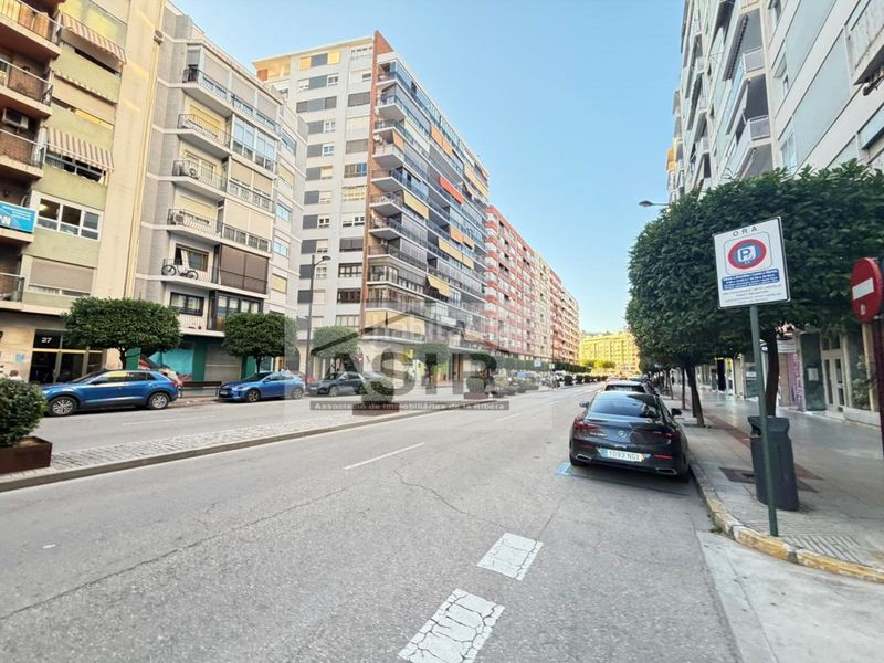 Foto d7bbe984-edc6-4a51-a40b-6ca8dd5cc026. Aparcament cotxe a Centre Alzira
