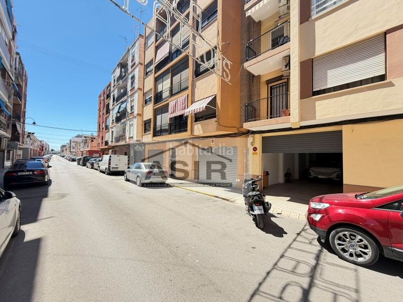 Foto 7e0b1a70-ccf3-4db2-a225-dc60e57cd12a. Aparcament cotxe a Sants Patrons Alzira