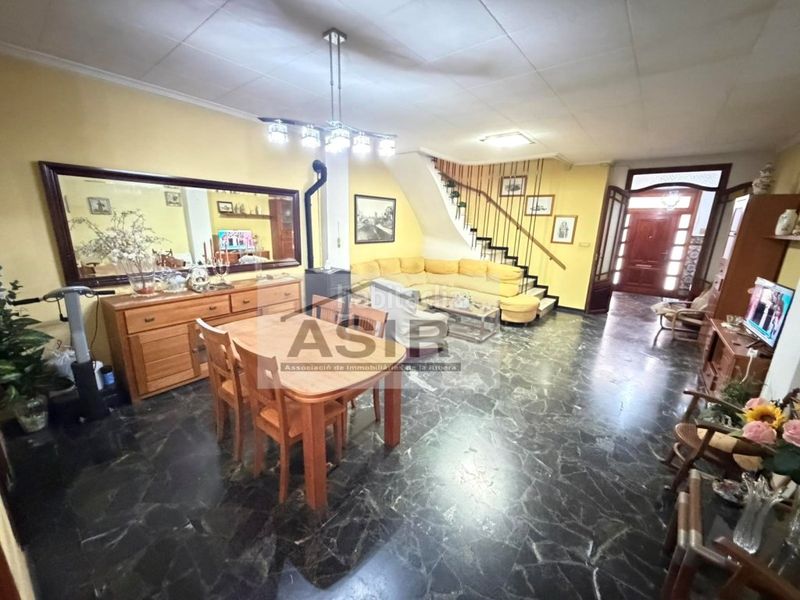 Foto b07677b1-352d-45da-b990-5bb77e43a2f8. Casa a Centre Alzira