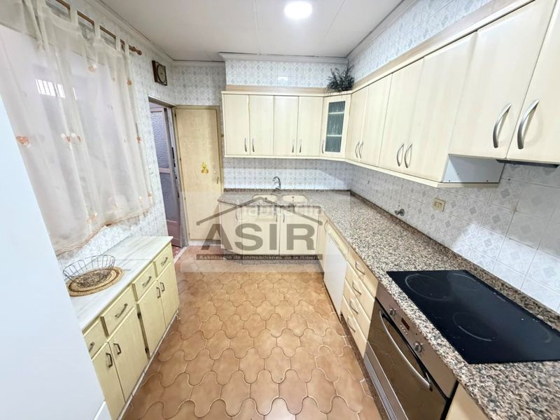 Foto c024e1a9-3cd9-44ee-b65c-40bc0b8521bc. Casa a Centre Alzira