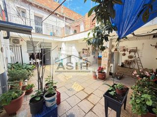 House  Calle trafalgar. Casa 7 habitaciones venta alzira