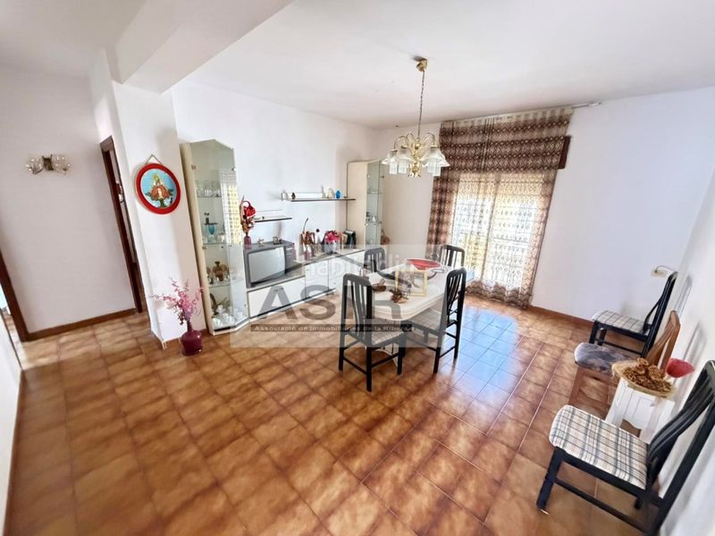 Foto f956bab9-9325-4ce3-9bcb-2e5c0780d9fb. Casa amb aparcament a Alquerieta Alzira