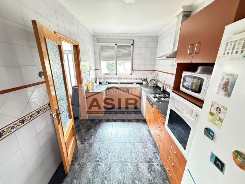 Foto 1866d730-d0af-4bc5-b9a8-67c5d6bffedf. Casa amb aparcament a Rafelguaraf