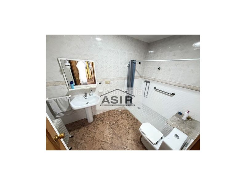 Foto fdb70dc6-6a2b-49e4-9675-94f70c99b5a8. Casa amb aparcament a Rafelguaraf