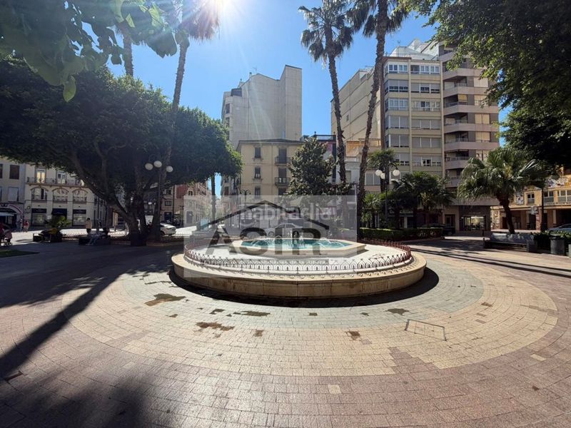 Foto 09952155-af8c-4665-9567-2d6a5e8b3c4d. Edificio  venta en Centre Alzira