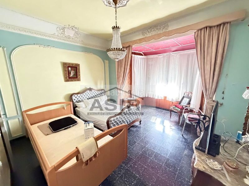 Foto 355b482b-d144-4e5f-8b26-b73bf11f29e5. Edificio  venta en Centre Alzira