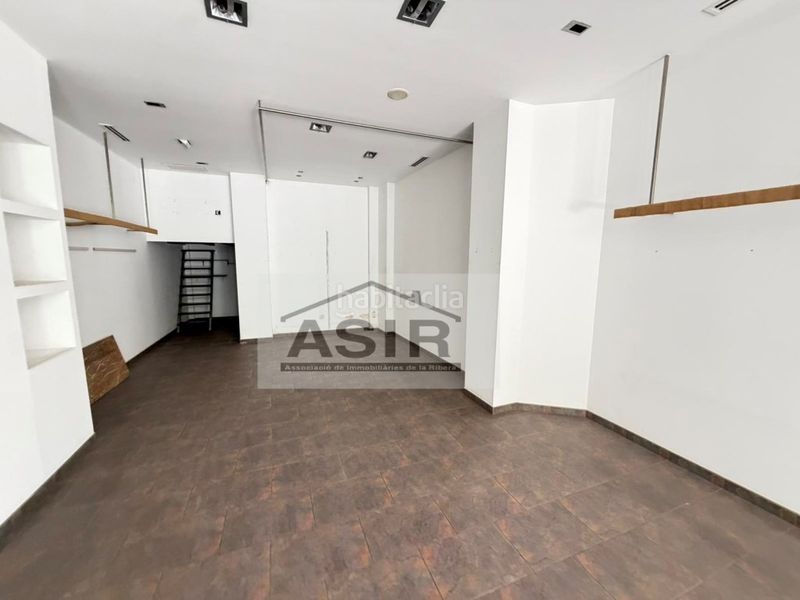 Foto 36f675fb-f0a4-4b0e-8ddd-424f2c183cff. Edificio  venta en Centre Alzira