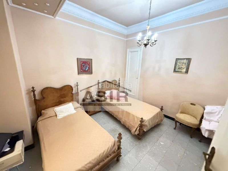 Foto b020974b-ae47-423c-852e-a0e36591d051. Edificio  venta en Centre Alzira
