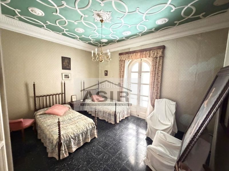 Foto d67c679e-fdfc-4699-b10d-d10f28936b81. Edificio  venta en Centre Alzira
