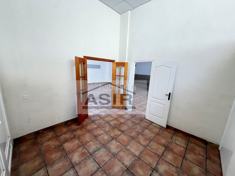 Foto 4b6cd8f8-9eb5-4872-b9a1-a8de2a151242. Local comercial a Carcaixent