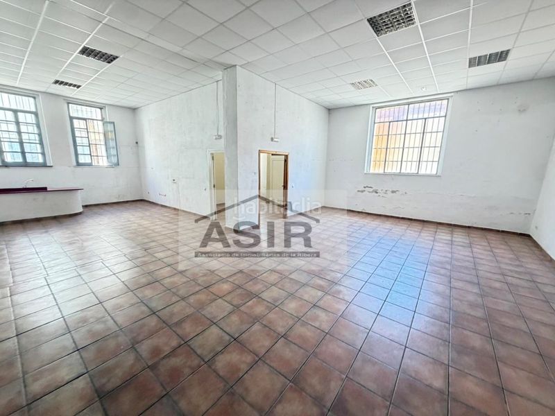 Foto a73d376f-ecfe-45e9-9271-c2a88f842f49. Local comercial a Carcaixent