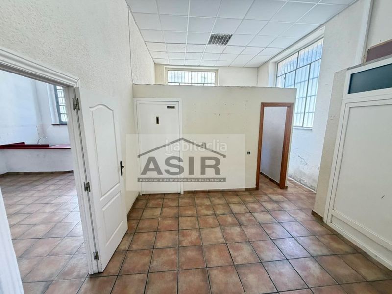 Foto d3e3355d-13b4-4db8-bb65-2fdd878309c8. Local comercial a Carcaixent